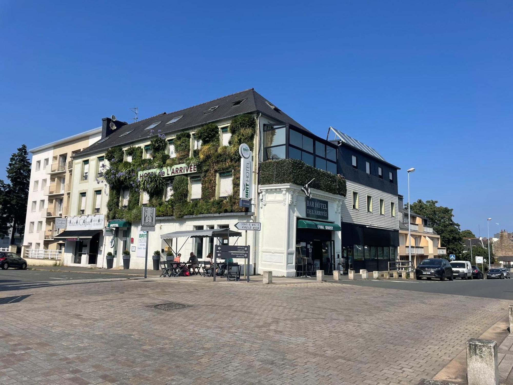 Brit Hotel L'Arrivee Guingamp Exterior photo