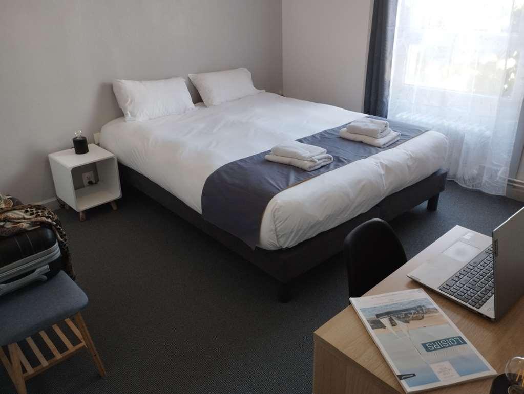 Brit Hotel L'Arrivee Guingamp Room photo